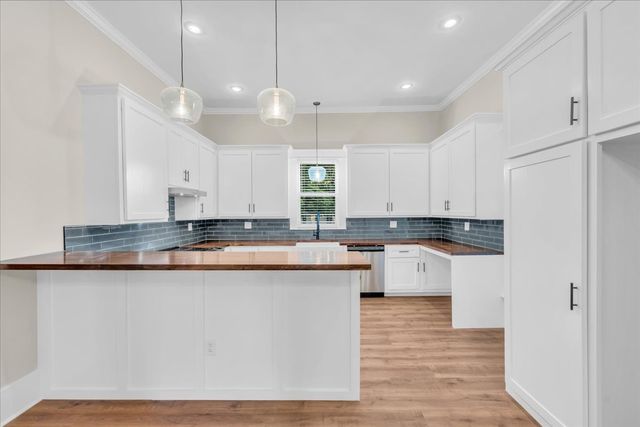 141 N Russell St, Portland, TN 37148