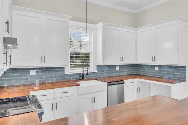 141 N Russell St, Portland, TN 37148