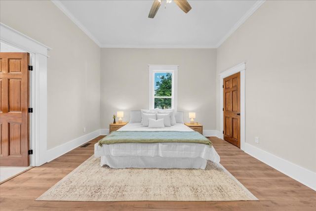 141 N Russell St, Portland, TN 37148