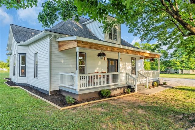 141 N Russell St, Portland, TN 37148