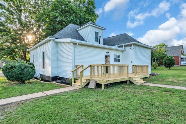 141 N Russell St, Portland, TN 37148