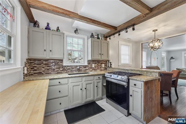 15 Godfrey Avenue, Roseland, NJ 07068