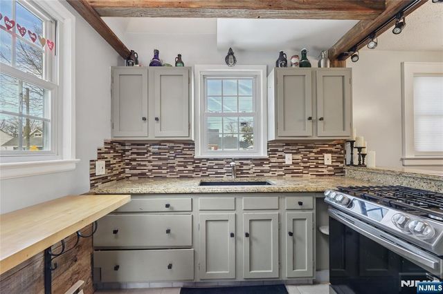 15 Godfrey Avenue, Roseland, NJ 07068