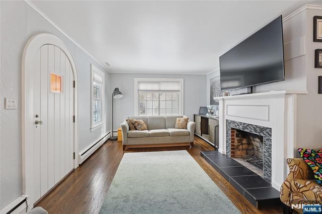 15 Godfrey Avenue, Roseland, NJ 07068