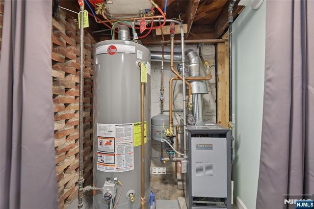 15 Godfrey Avenue, Roseland, NJ 07068