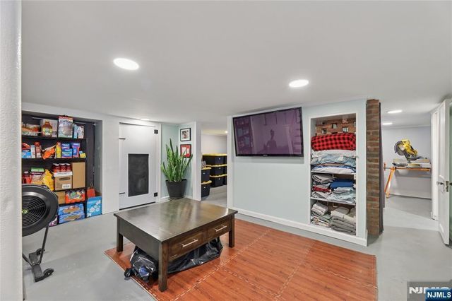 15 Godfrey Avenue, Roseland, NJ 07068