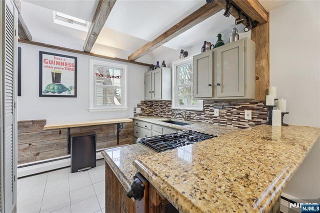 15 Godfrey Avenue, Roseland, NJ 07068