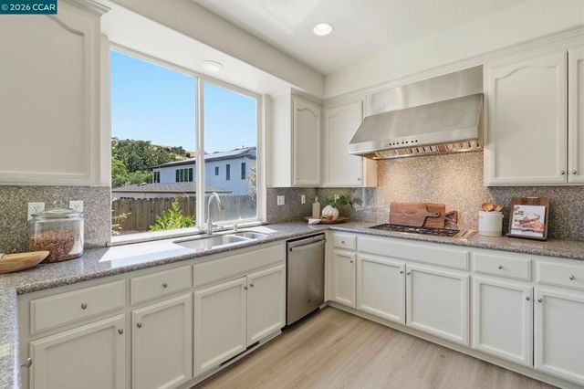 183 Lasata Ct, Danville, CA 94526