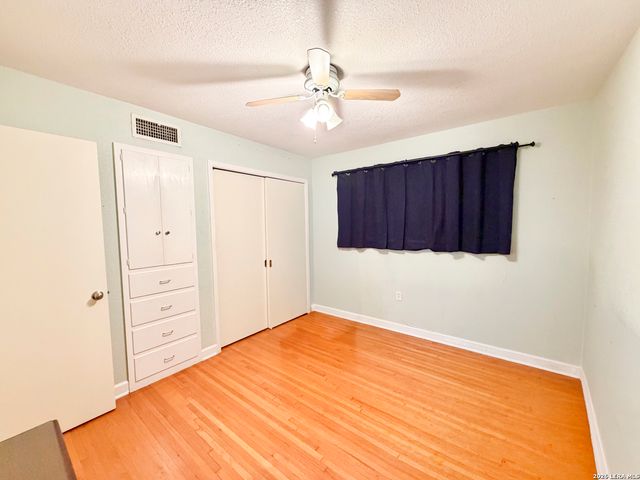 3715 OAK TRL, San Antonio, TX 78228