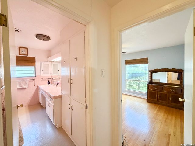 3715 OAK TRL, San Antonio, TX 78228