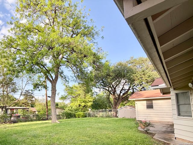 3715 OAK TRL, San Antonio, TX 78228