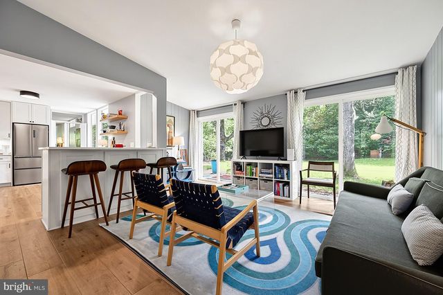 2305 GLASGOW RD, Alexandria, VA 22307