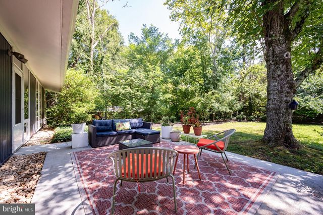 2305 GLASGOW RD, Alexandria, VA 22307