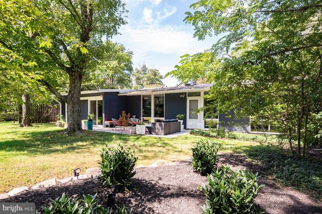 2305 GLASGOW RD, Alexandria, VA 22307