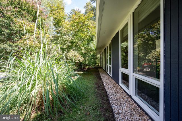 2305 GLASGOW RD, Alexandria, VA 22307