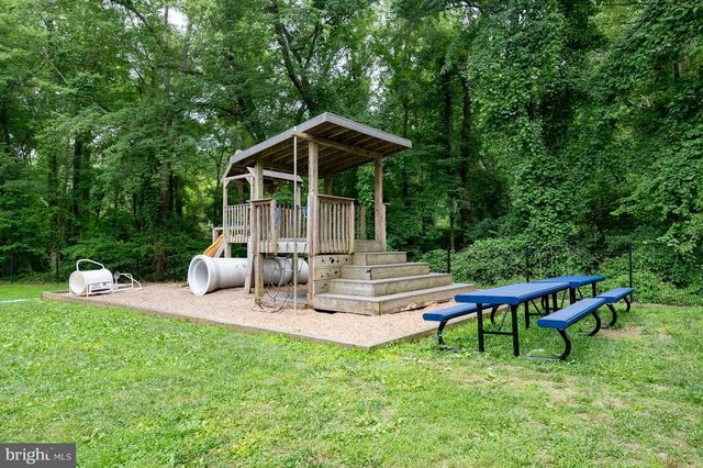 2305 GLASGOW RD, Alexandria, VA 22307