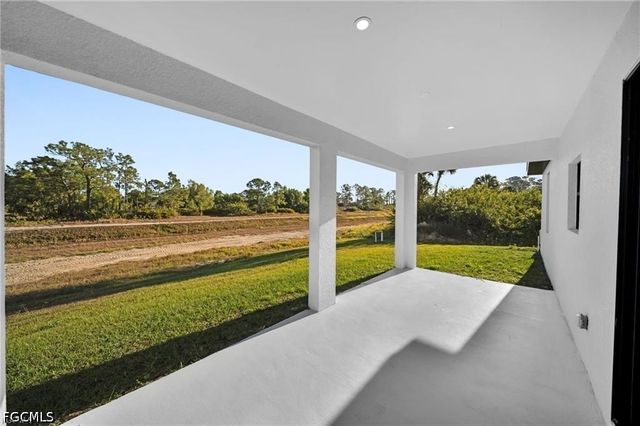 2106 W 18th ST, Lehigh Acres, FL 33972
