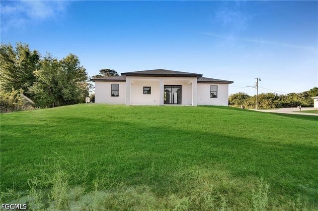 2106 W 18th ST, Lehigh Acres, FL 33972