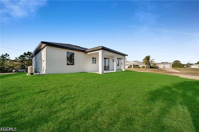2106 W 18th ST, Lehigh Acres, FL 33972