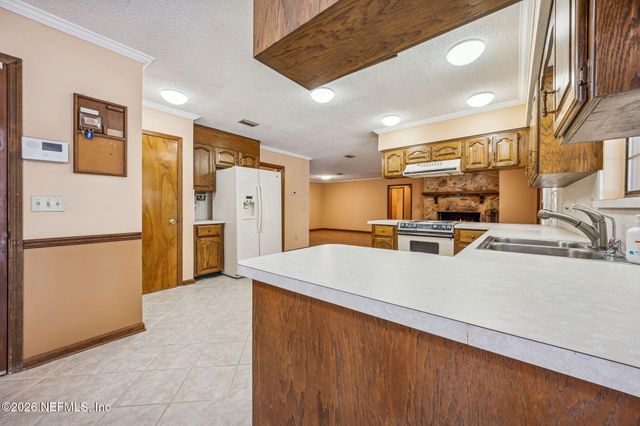 6048 WOODELM Drive, Jacksonville, FL 32218