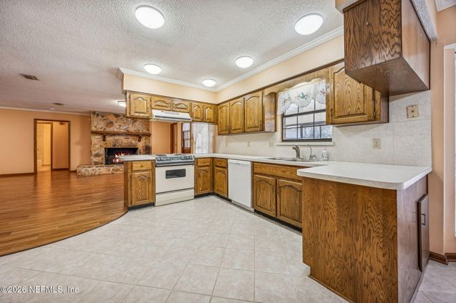 6048 WOODELM Drive, Jacksonville, FL 32218