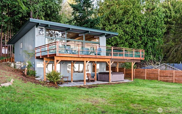 2153 Highland Drive, Camano Island, WA 98282