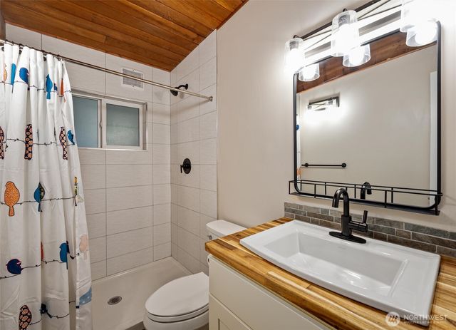 2153 Highland Drive, Camano Island, WA 98282