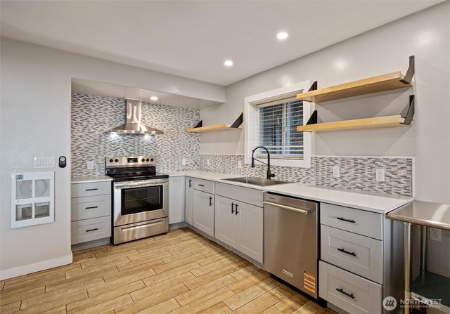 2153 Highland Drive, Camano Island, WA 98282