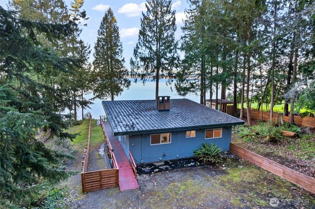 2153 Highland Drive, Camano Island, WA 98282