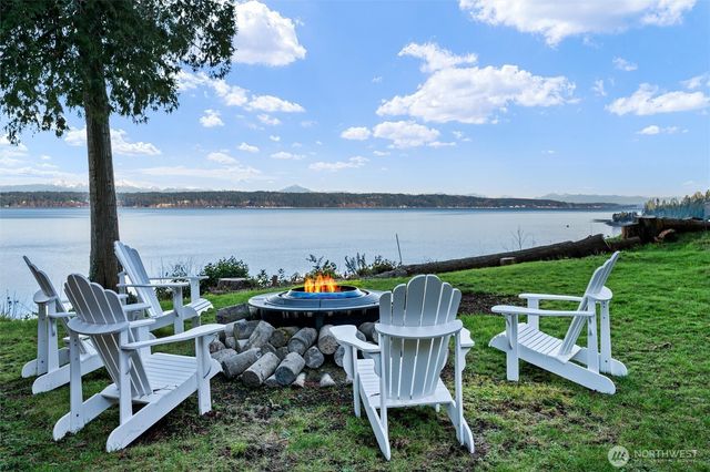 2153 Highland Drive, Camano Island, WA 98282