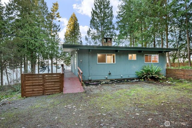 2153 Highland Drive, Camano Island, WA 98282