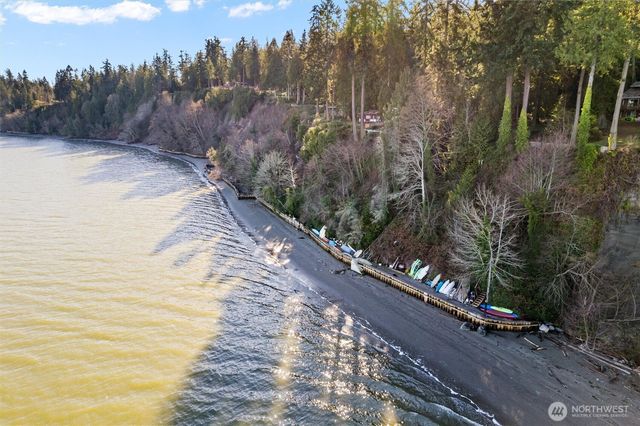 2153 Highland Drive, Camano Island, WA 98282