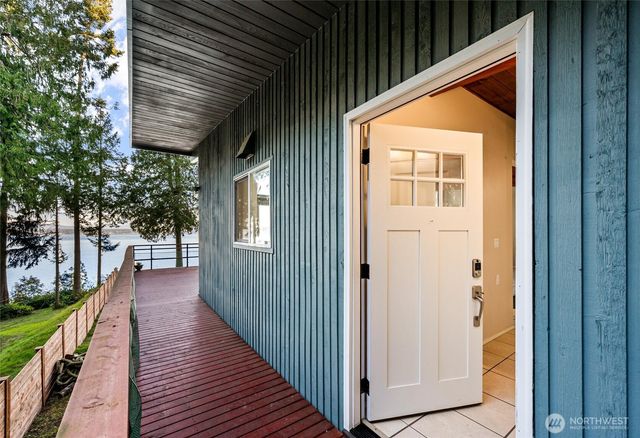 2153 Highland Drive, Camano Island, WA 98282