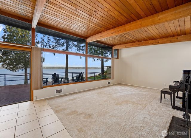 2153 Highland Drive, Camano Island, WA 98282