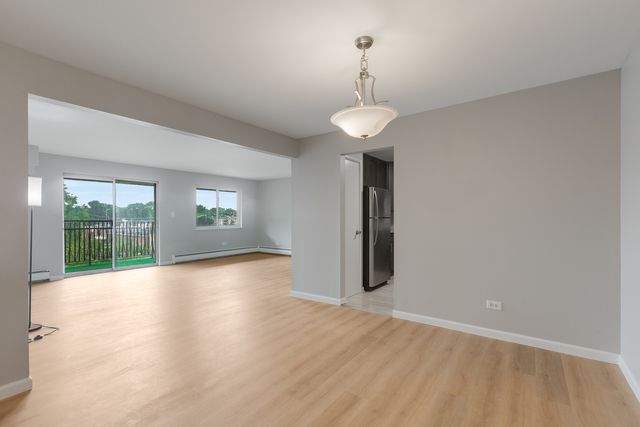 535 S Cleveland Avenue 406, Arlington Heights, IL 60005