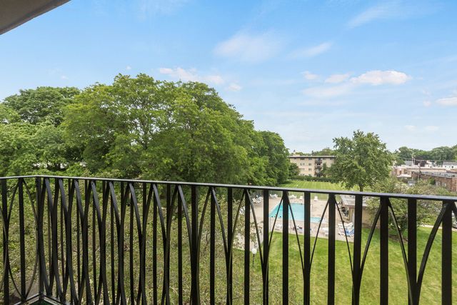 535 S Cleveland Avenue 406, Arlington Heights, IL 60005