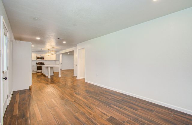 6930 S Oak Bend Drive, Alvin, TX 77511