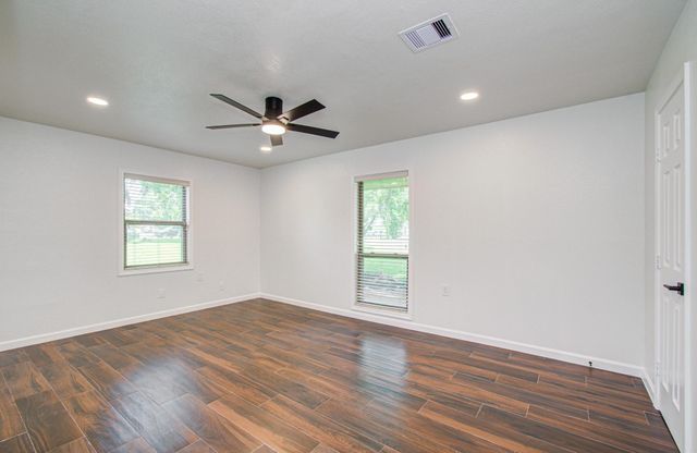 6930 S Oak Bend Drive, Alvin, TX 77511