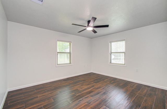 6930 S Oak Bend Drive, Alvin, TX 77511