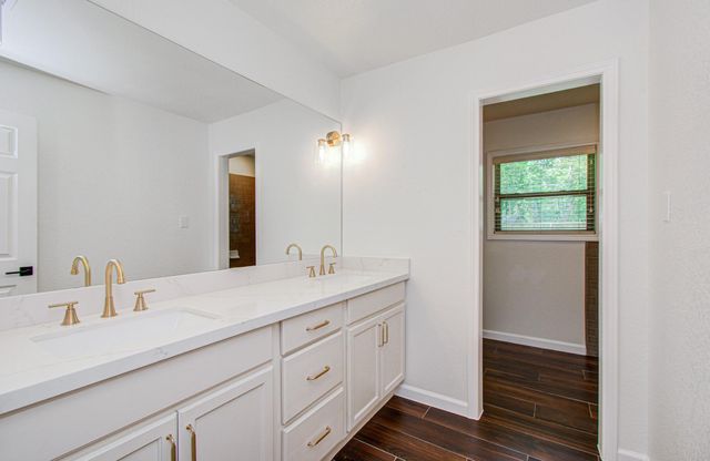 6930 S Oak Bend Drive, Alvin, TX 77511
