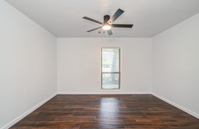 6930 S Oak Bend Drive, Alvin, TX 77511