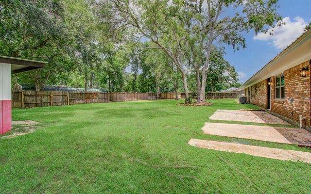 6930 S Oak Bend Drive, Alvin, TX 77511