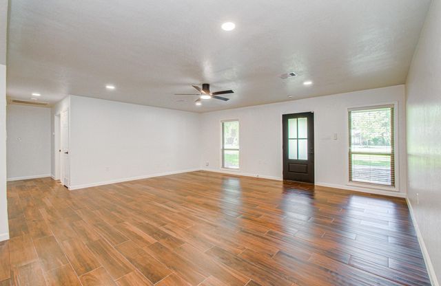 6930 S Oak Bend Drive, Alvin, TX 77511