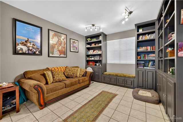7029 N 1st Street, Mcallen, TX 78504