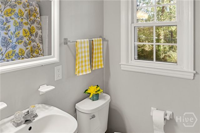 5504 Magnolia Drive, Savannah, GA 31406