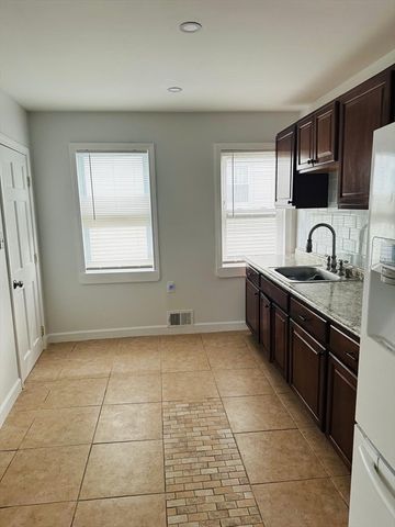 5 Oxford Park 1, Revere, MA 02151