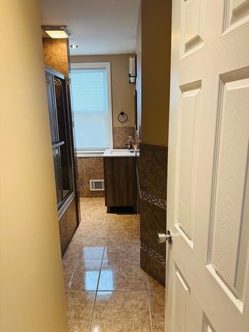 5 Oxford Park 1, Revere, MA 02151