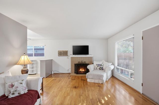 1402 W Orangeburg Ave, Modesto, CA 95350