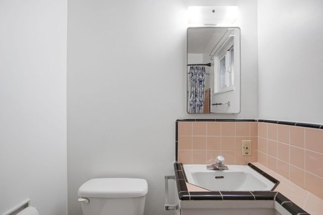 1402 W Orangeburg Ave, Modesto, CA 95350