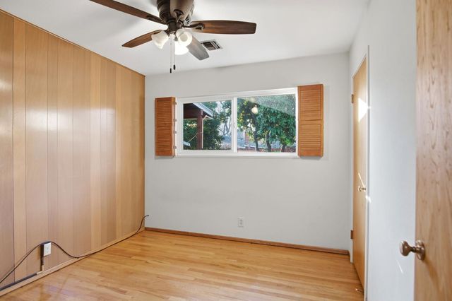 1402 W Orangeburg Ave, Modesto, CA 95350